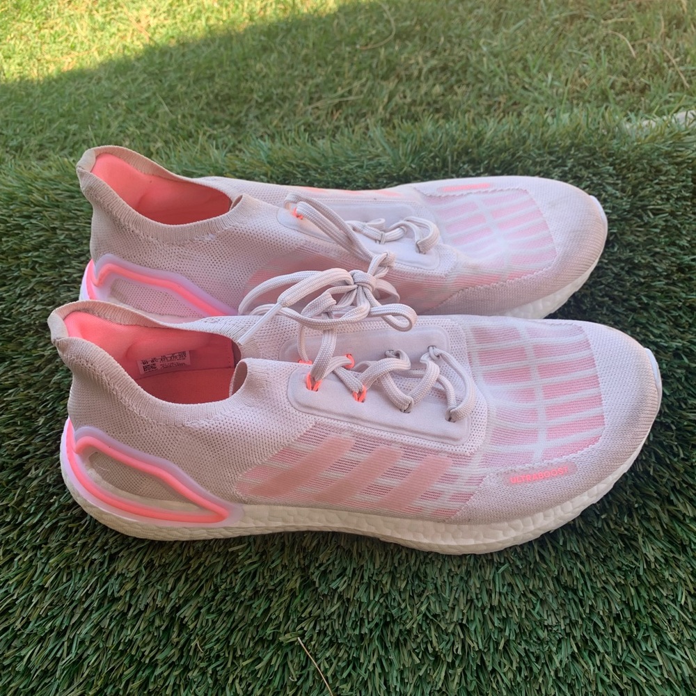 Women’s Adidas Ultraboost 21 Running Shoes Sz 10 Gem